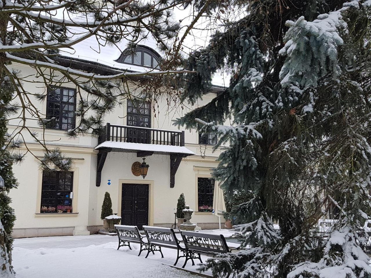 Dwor Anna Panzió Ciecierzyn Kültér fotó